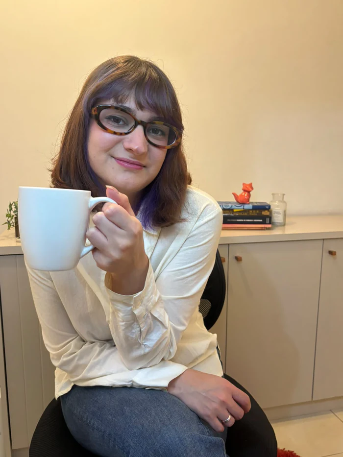 Nicole Cooper em seu espaço de atendimento online